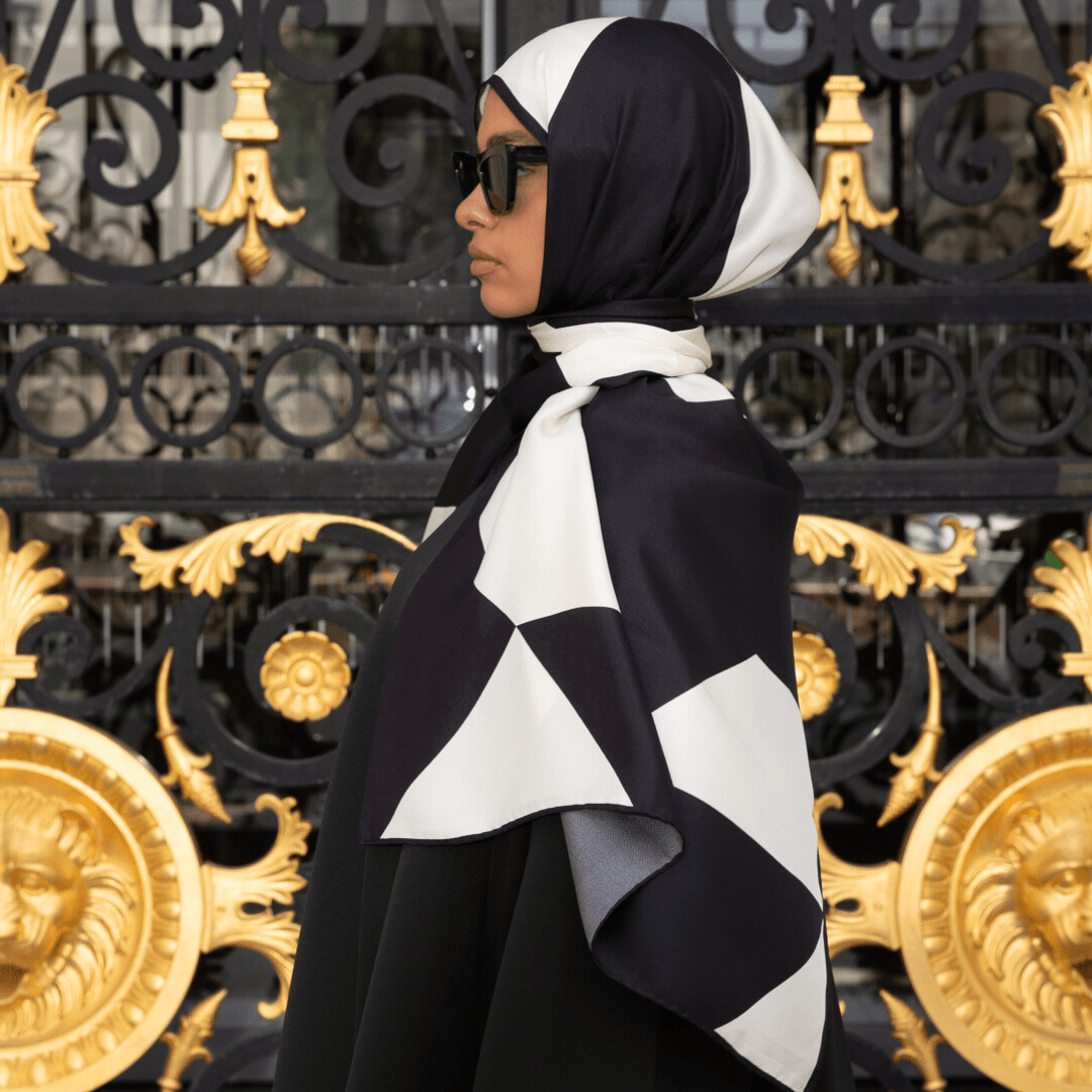 Foulard En Soie Créateur - Style Hijab Ou Accessoire - Thème Route De La Soie - Neuf Avec étiquettes