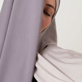 Hijab Dégradé Brume Argentée - Entre Minimalisme Raffiné et Modernité - Mimi Kiseki