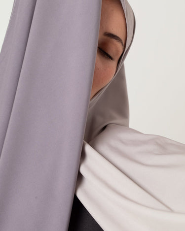 Hijab Dégradé Brume Argentée - Entre Minimalisme Raffiné et Modernité - Mimi Kiseki
