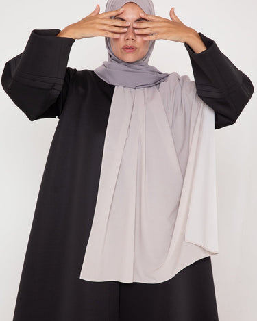 Hijab Dégradé Brume Argentée - Entre Minimalisme Raffiné et Modernité - Mimi Kiseki