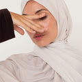 Hijab Dégradé Nuage Écru - Douceur Lumineuse & Élégance Discrète - Mimi Kiseki
